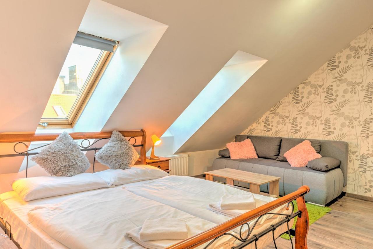 Central Capital Apartments Budapest Luaran gambar