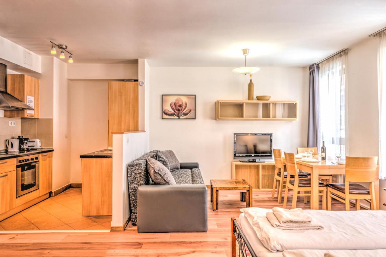 Central Capital Apartments Budapest Luaran gambar
