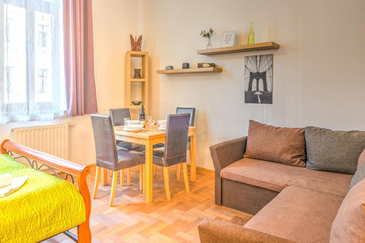 Central Capital Apartments Budapest Luaran gambar