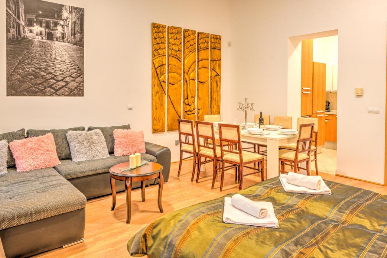 Central Capital Apartments Budapest Luaran gambar