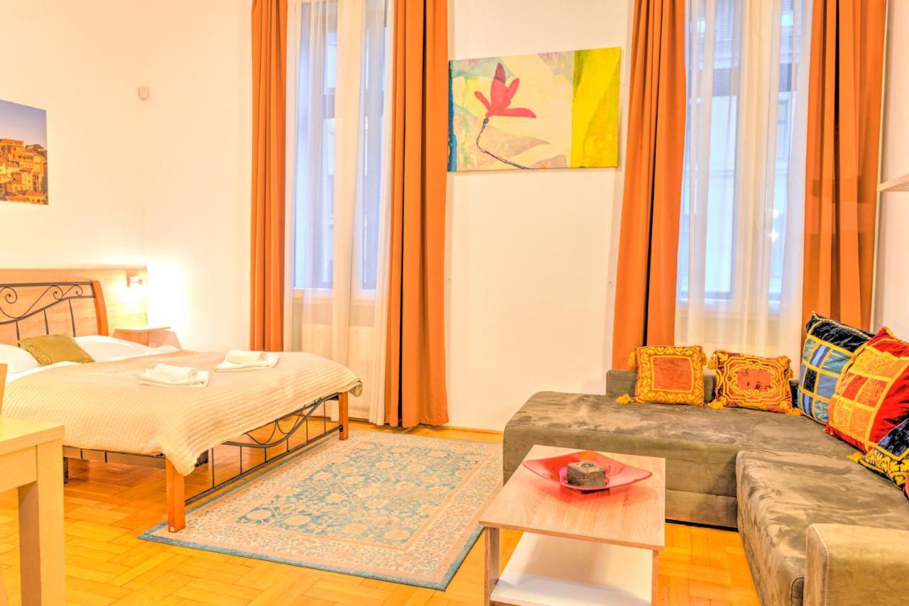 Central Capital Apartments Budapest Luaran gambar