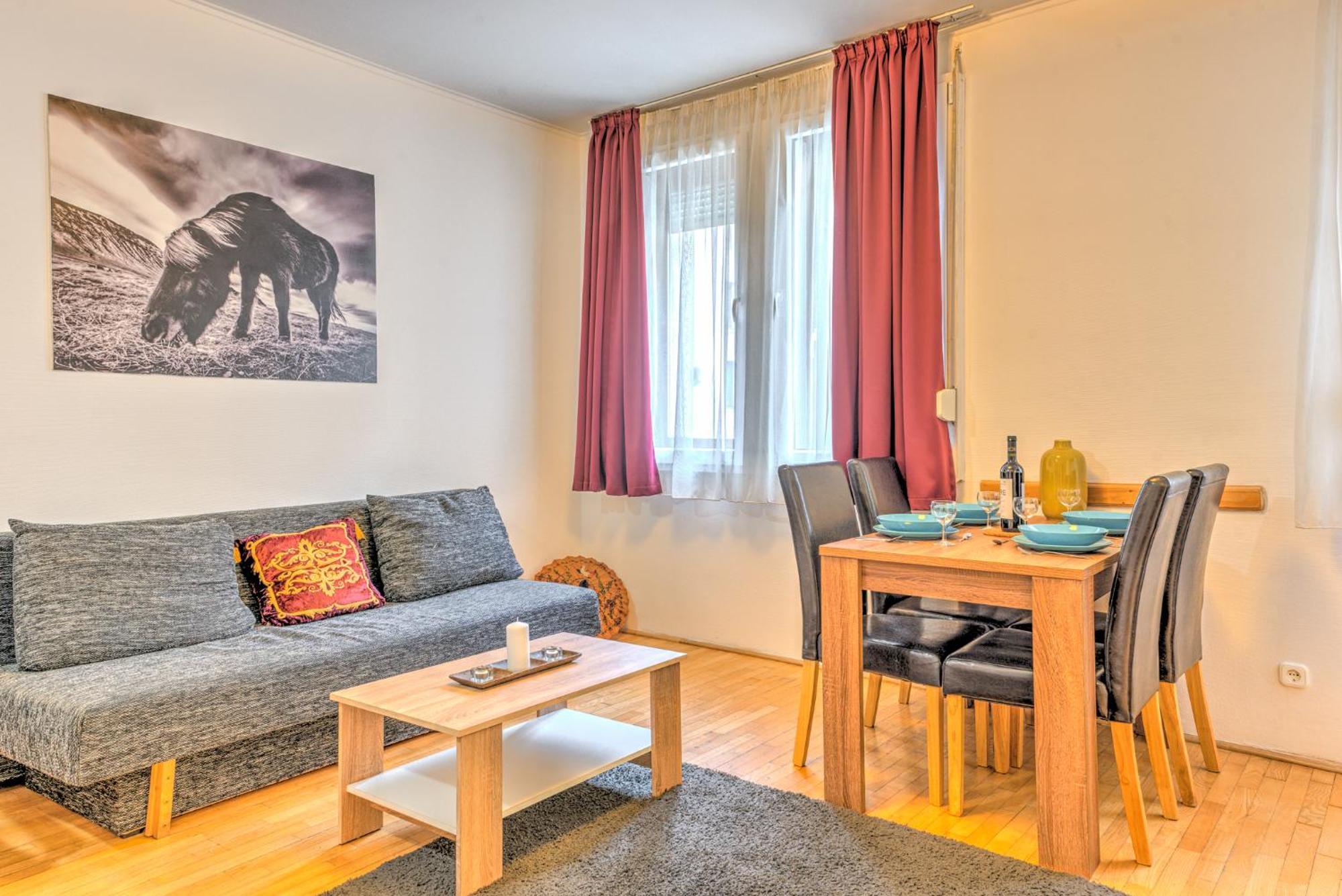 Central Capital Apartments Budapest Luaran gambar